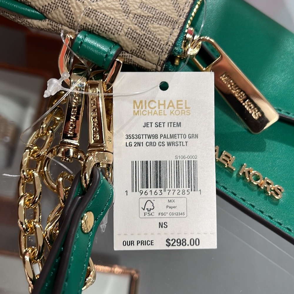 MICHAEL KORS JET SET ITEM LG 2 in 1 CARD CASE & WRISTLET
Palmetto Green 
NWT - Picture 7 of 16